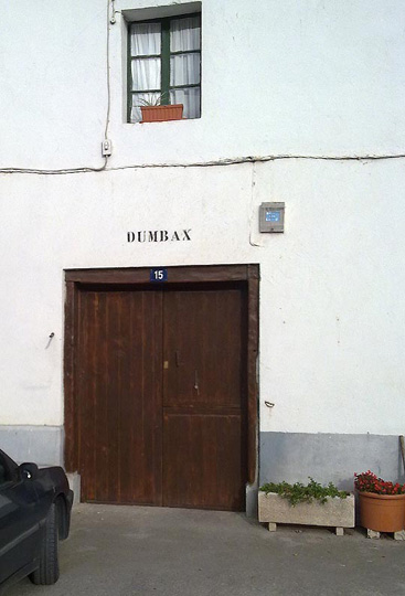 Dumbax